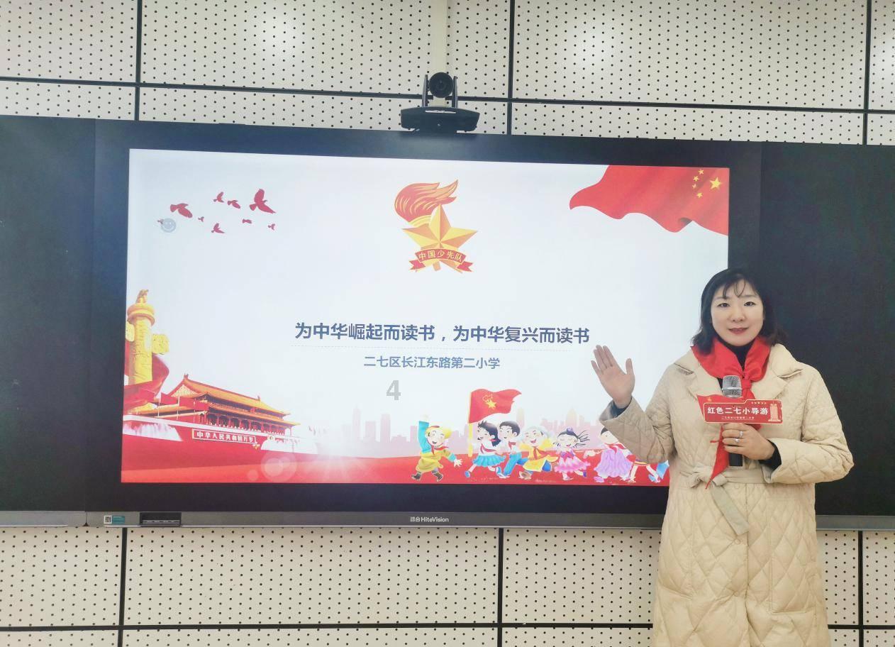 她曾是著名主持人,工作20年却因乌龙辞职,如今生活成这样!